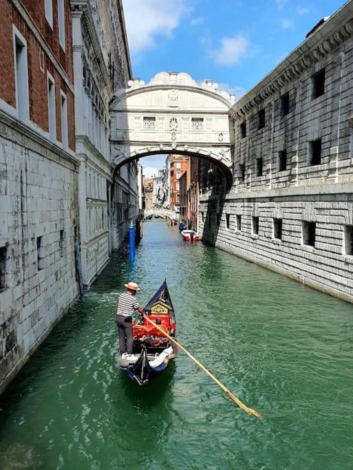 Serenissima Charming - In The Heart Of Venedig